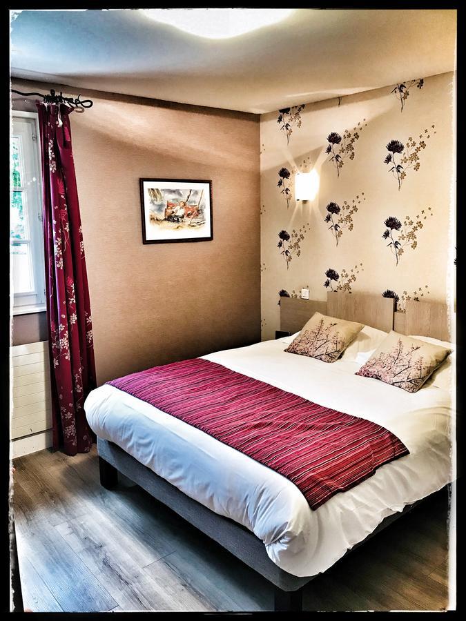 Logis Hotel La Foret Senonches Bagian luar foto