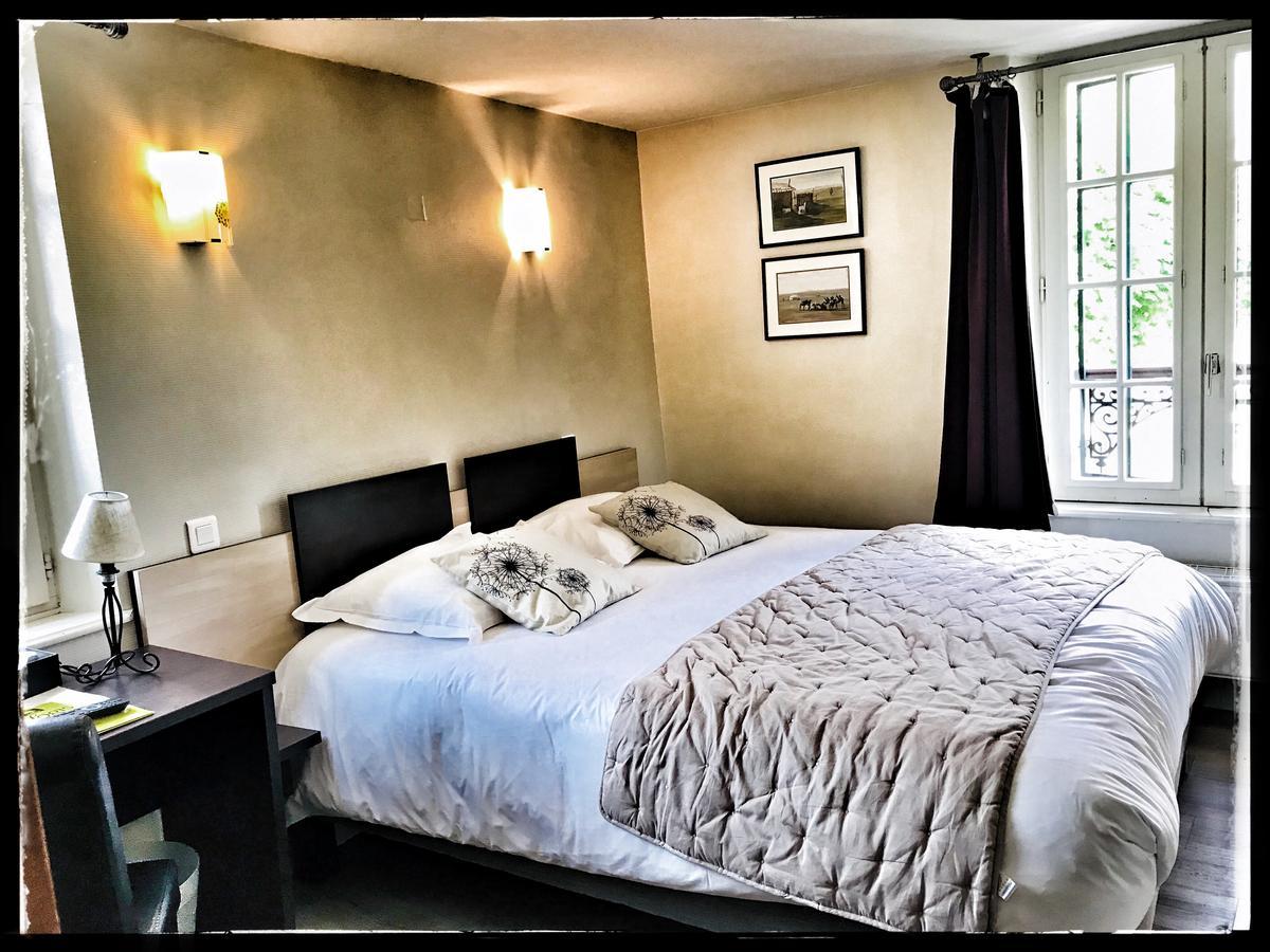 Logis Hotel La Foret Senonches Bagian luar foto